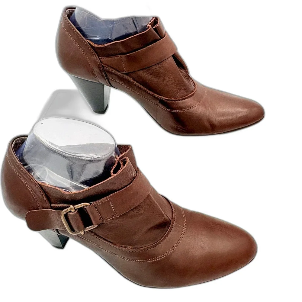The Flexx Brown Leather Ankle Boot Bootie Heel Buckle Strap Women's size 8.5B